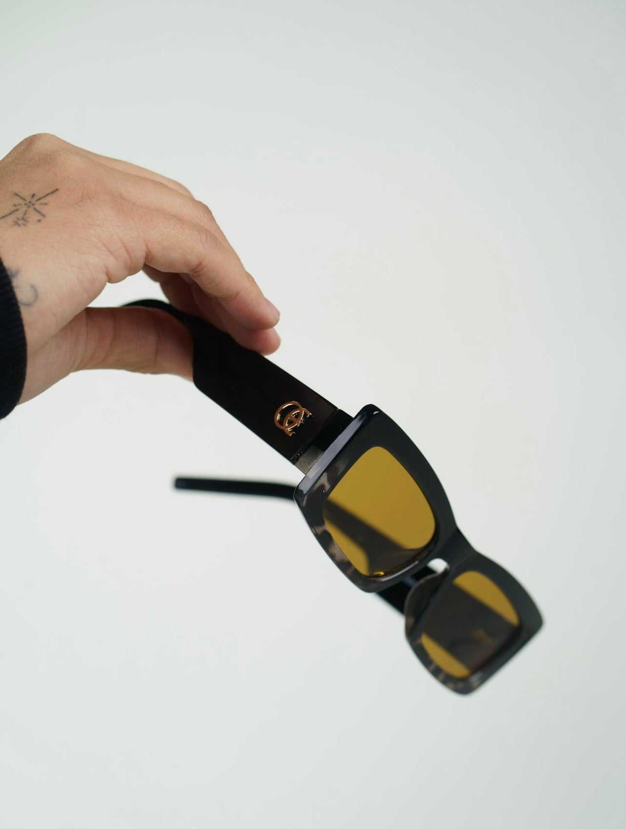 Jump Off Black Tort