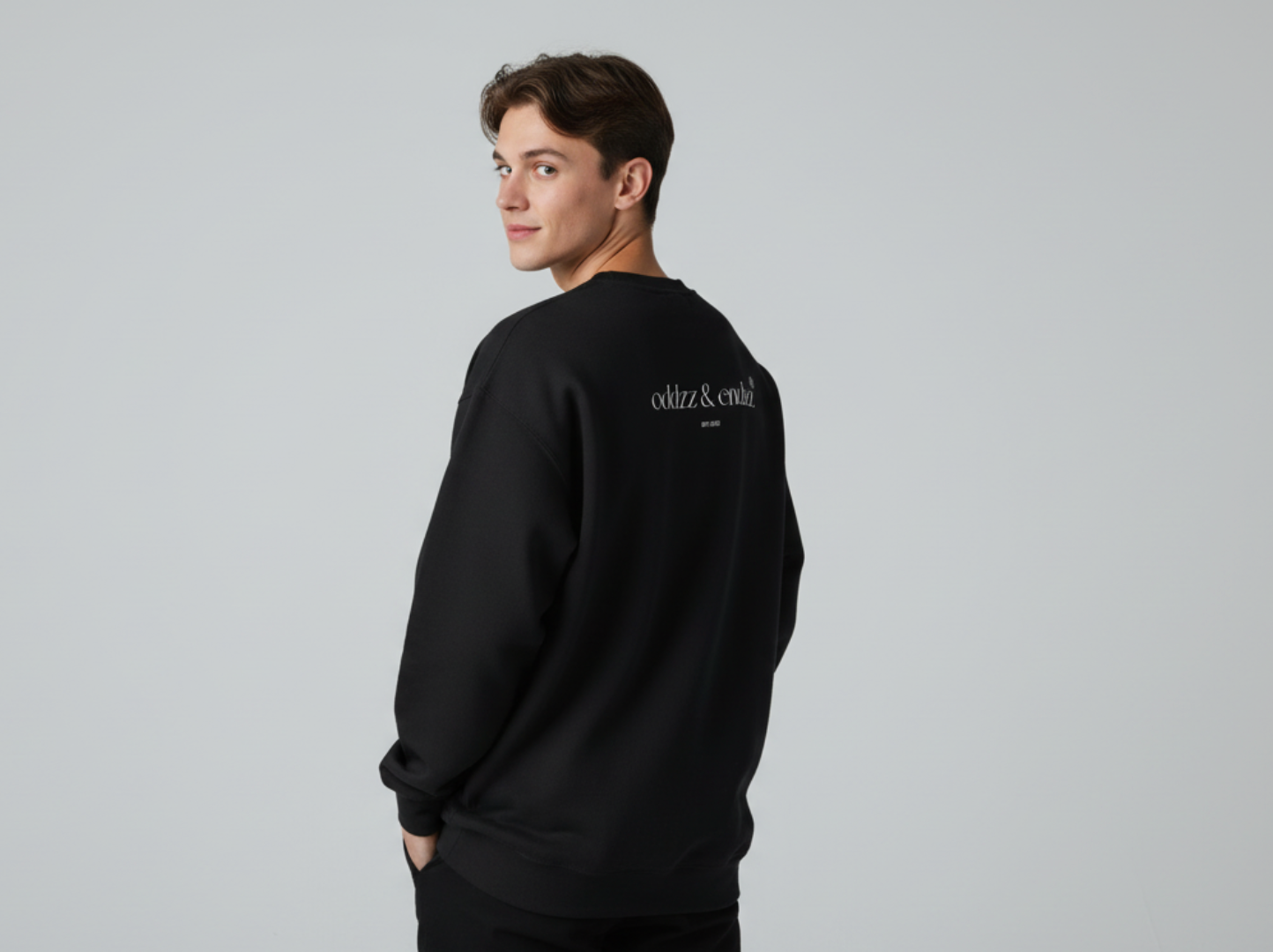 Oddzz & Endzz minimal logo oversized crewneck sweatshirt