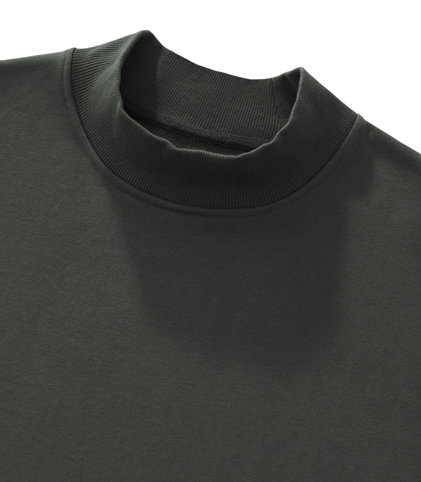 ODDZZ & ENDZZ® UNISEX MOCK NECK RAW EDGE BOXY SWEATSHIRT